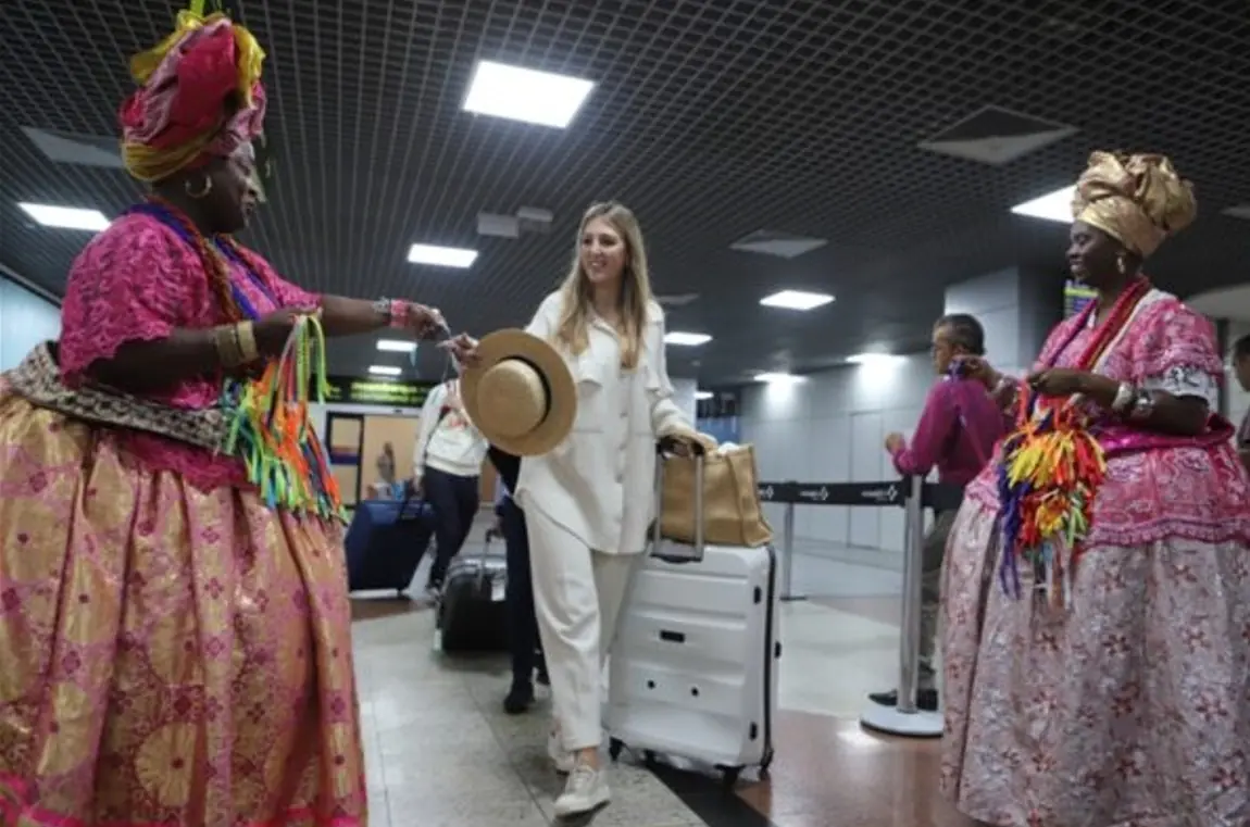 Turistas estrangeiros no aeroporto de Salvador (Foto: Ascom Setur BA)