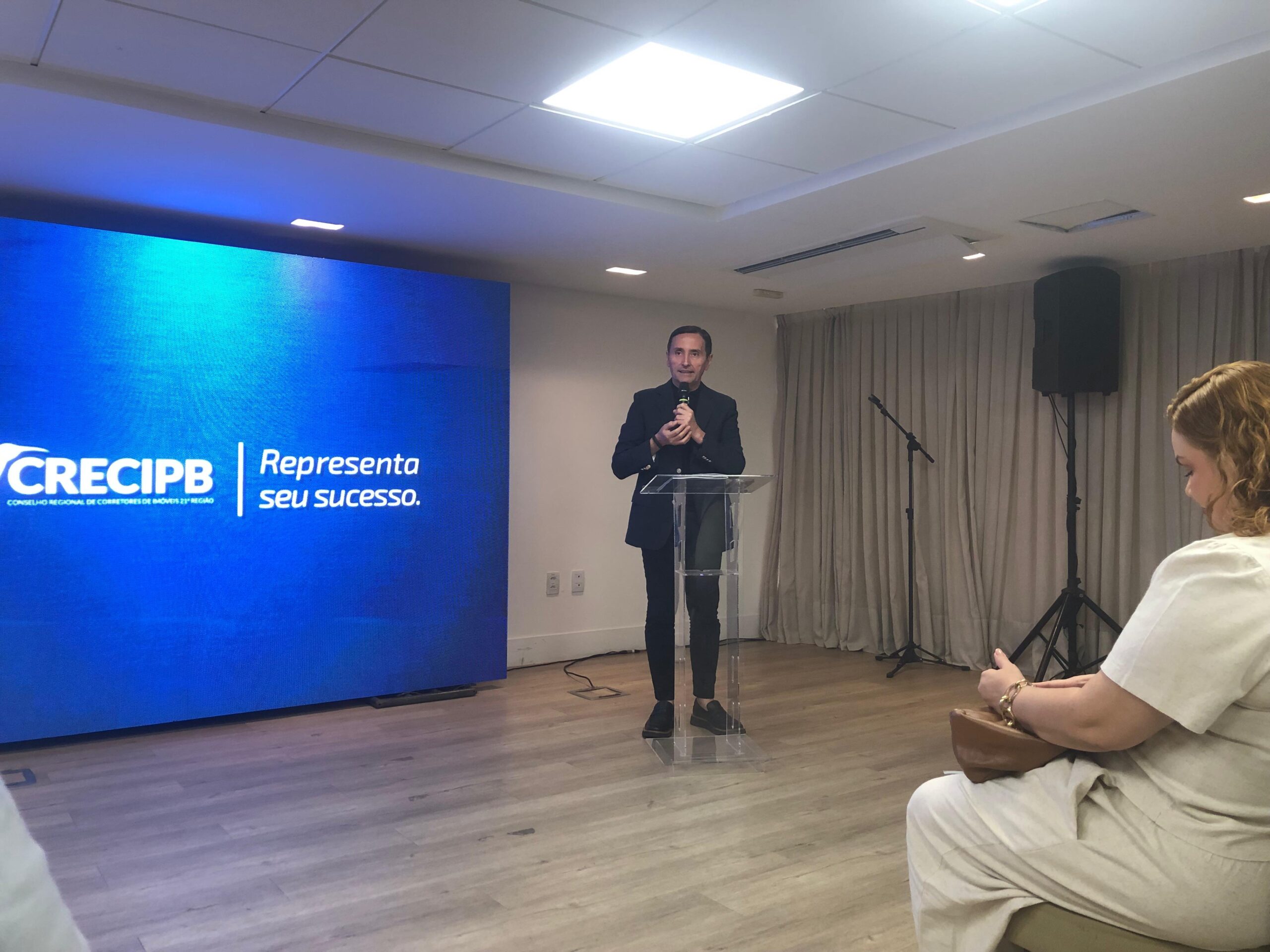 Anuário CRECI-PB aponta avanço do mercado imobiliário em 2025 com foco em imóveis compactos e variação nos preços