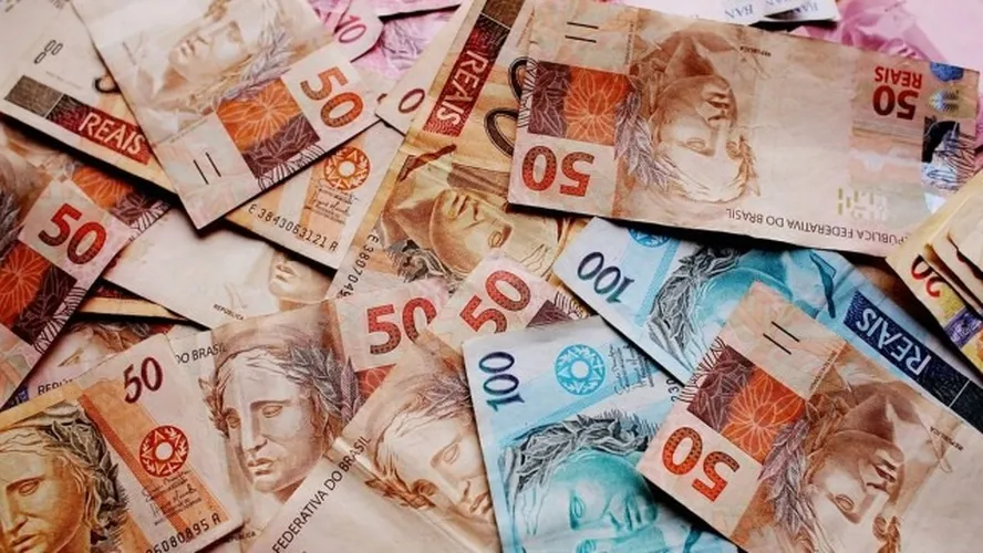 O país dos endividados: para onde está indo o dinheiro do brasileiro? — Foto: Reprodução