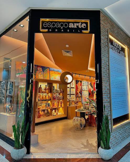 Espaço Arte Brasil abre oportunidade de trabalho