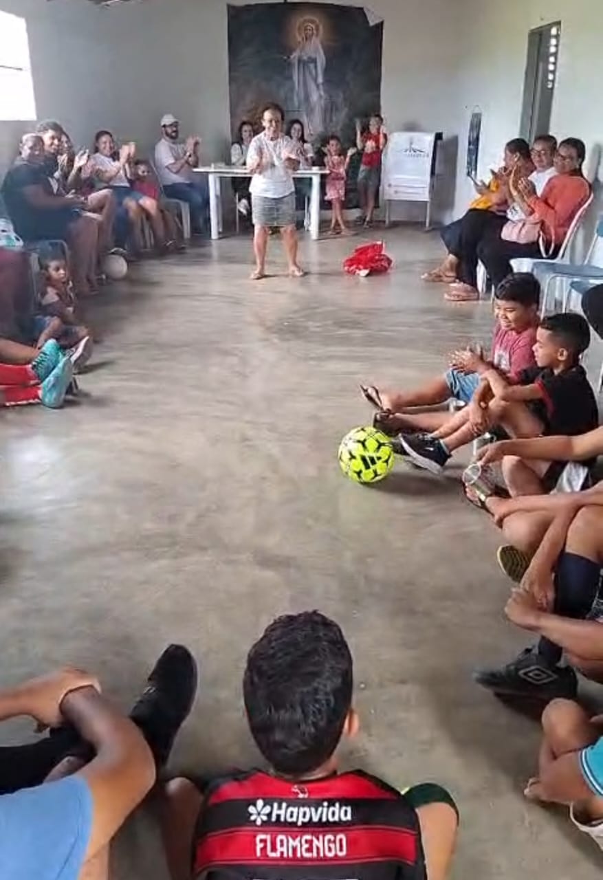 Milagre Sertão lança campanha para adquirir chuteiras do time de futebol de Serrote Baixo
