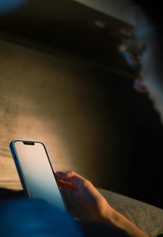 Meninas brasileiras usam IA para combater violência, notícias falsas e desafios de saúde (Foto: Jakub Zerdzicki / Pexels) 